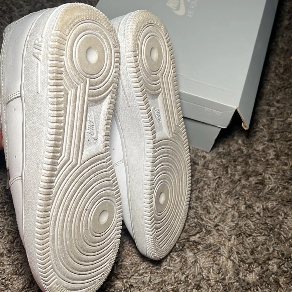 Air Force 1 - Picture 4 of 5